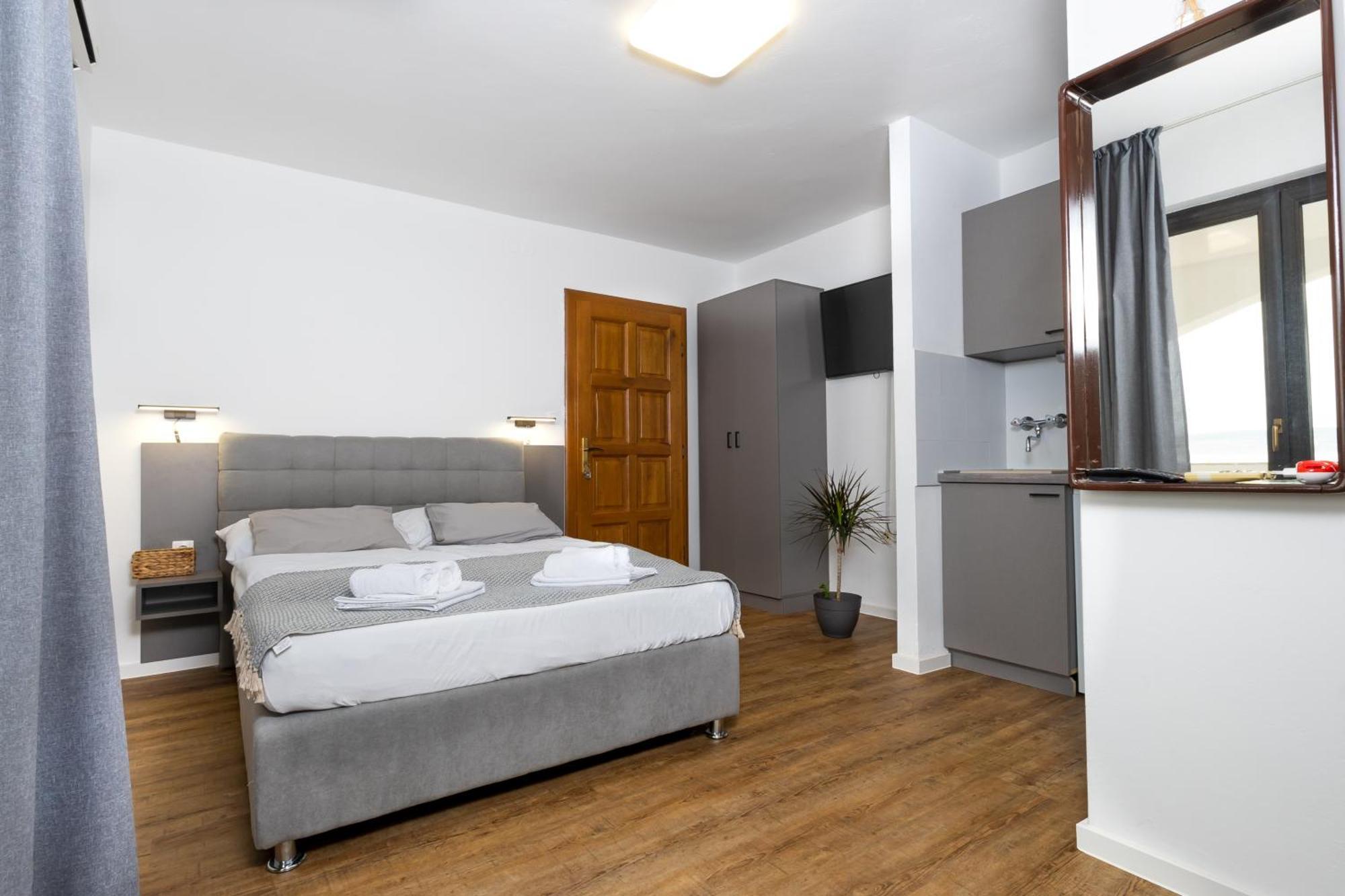 Apartments Dida Sime Starigrad Paklenica Esterno foto